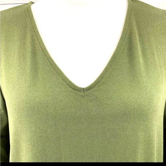 Banana Republic Flowy Flutter Sleeve Top - Picture 5 of 7